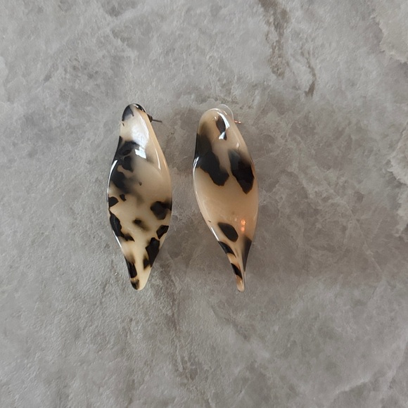 Zara Spiral Beige Black Earrings Tortoise Shell Earrings - Picture 5 of 6
